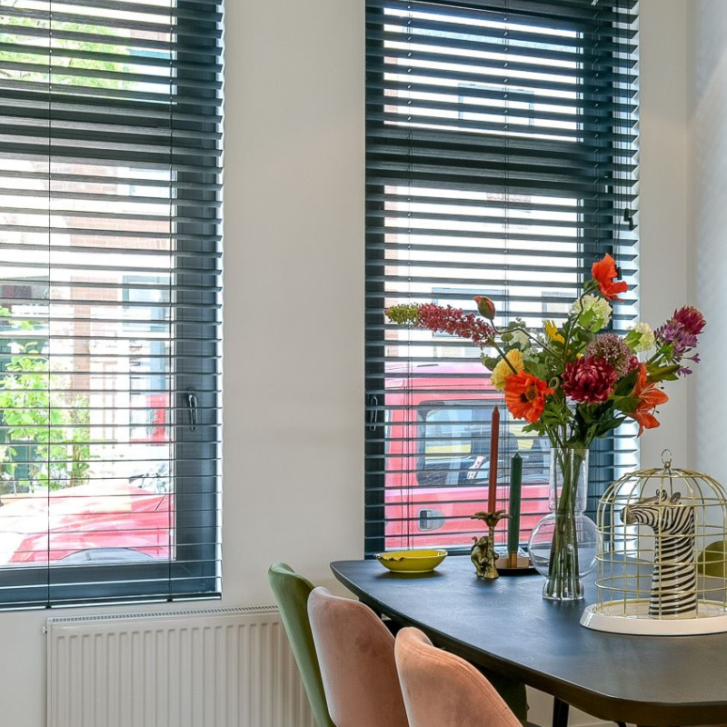 Dressoir Verfijnen kast Houten raamdecoratie voor draai-kiepramen - - - WONEN.nl