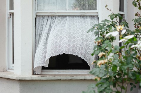 Foto : Wat zijn de voordelen van vitrages in je woonkamer?