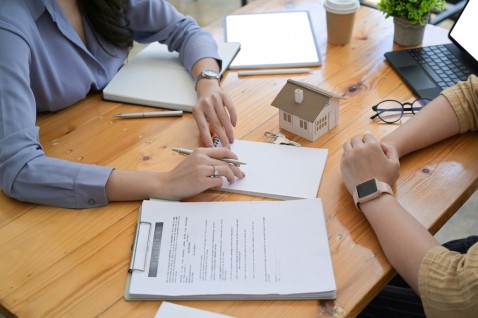 Foto : Woning kopen? Eerst een NVM-makelaar inschakelen!