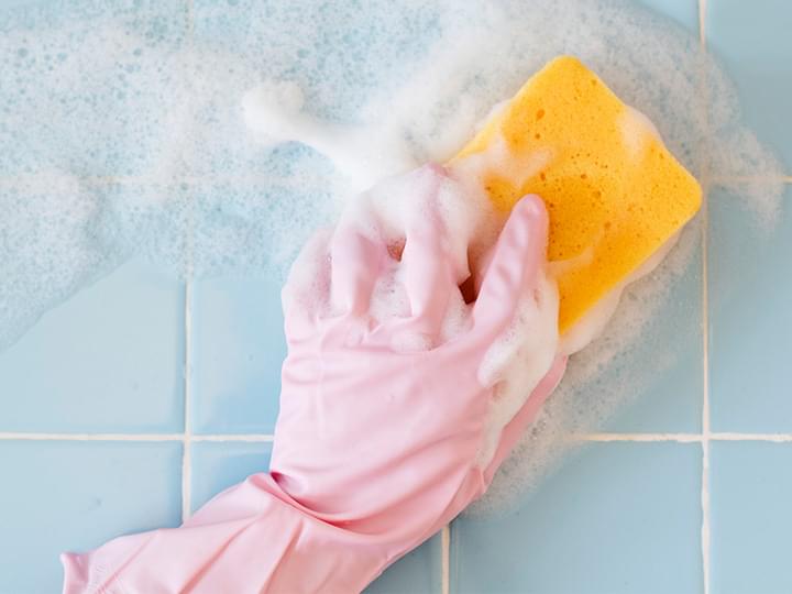 schimmel de badkamer: tips om het te verwijderen - Badkamer - WONEN.nl