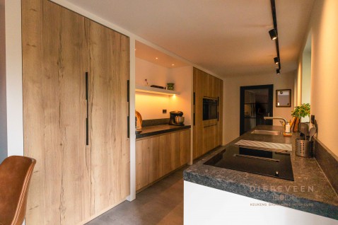 Foto : Moderne houten keuken