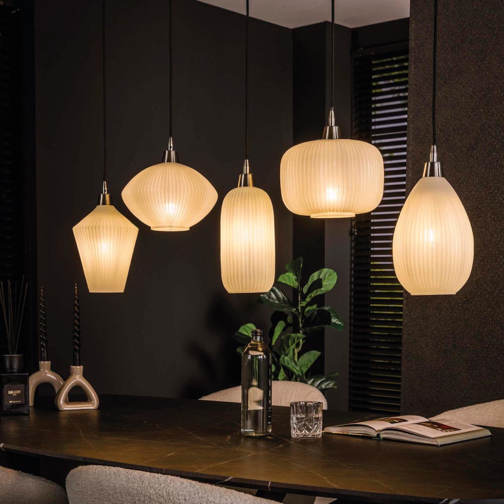 Foto: Heldr Hanglamp Varesa 5L Opaal Glas   Mooielampen com