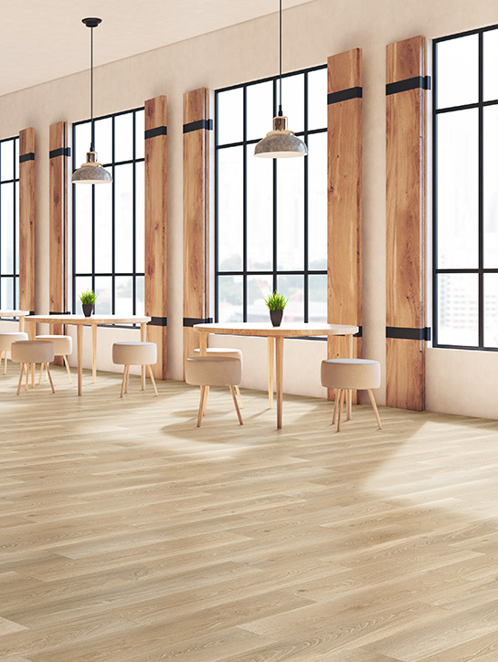 Foto: 765 Interfloor Dynamic Wood 3D kleur D36 restaurant hoge ruimte
