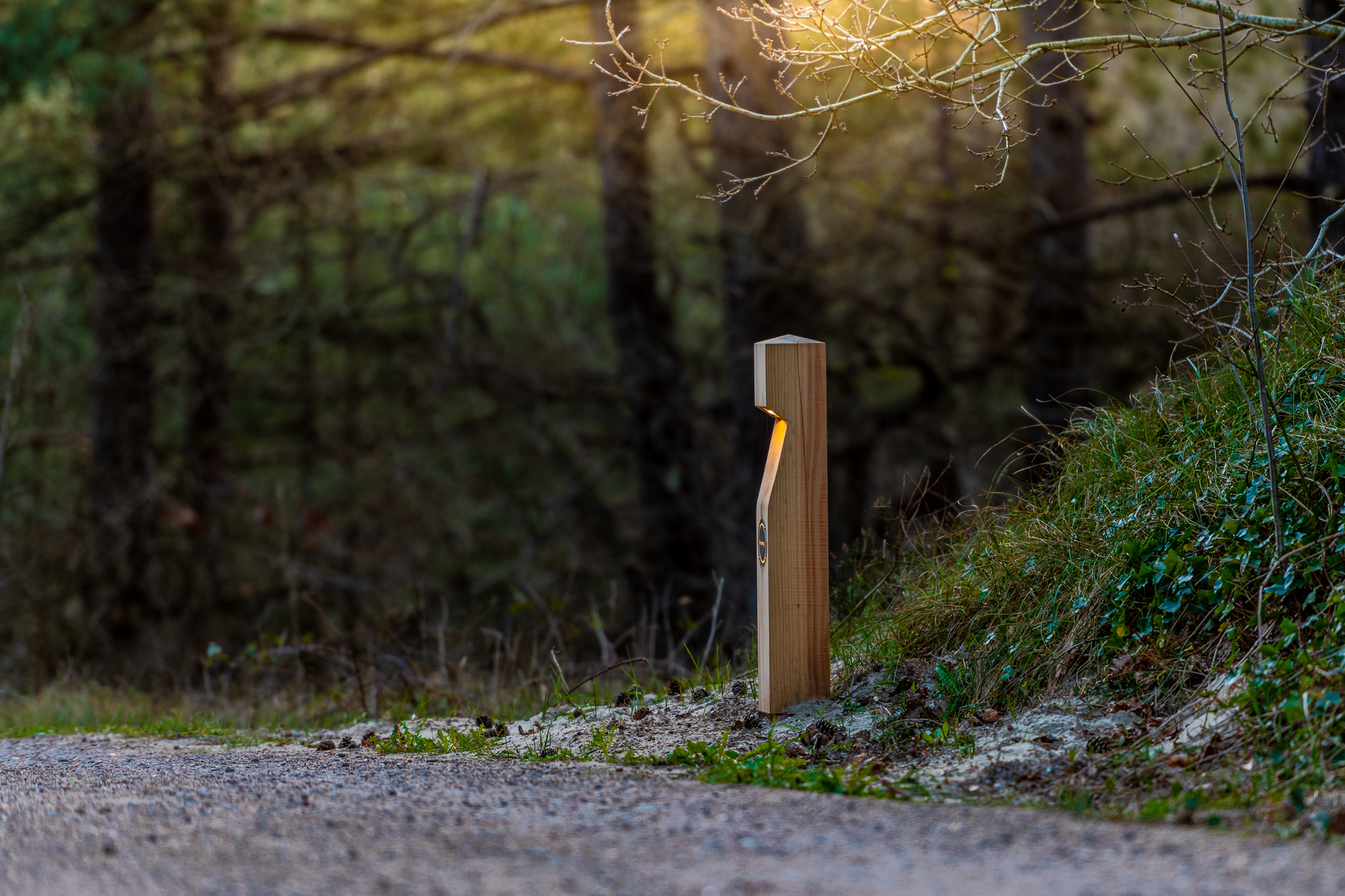 Houten tuinverlichting tuininrichting tuin WONEN.nl